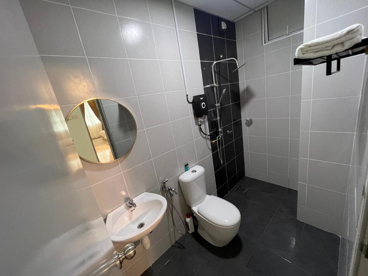 Kuala Terengganu Sea View KTCVU Homestay with POOL Bagian luar foto