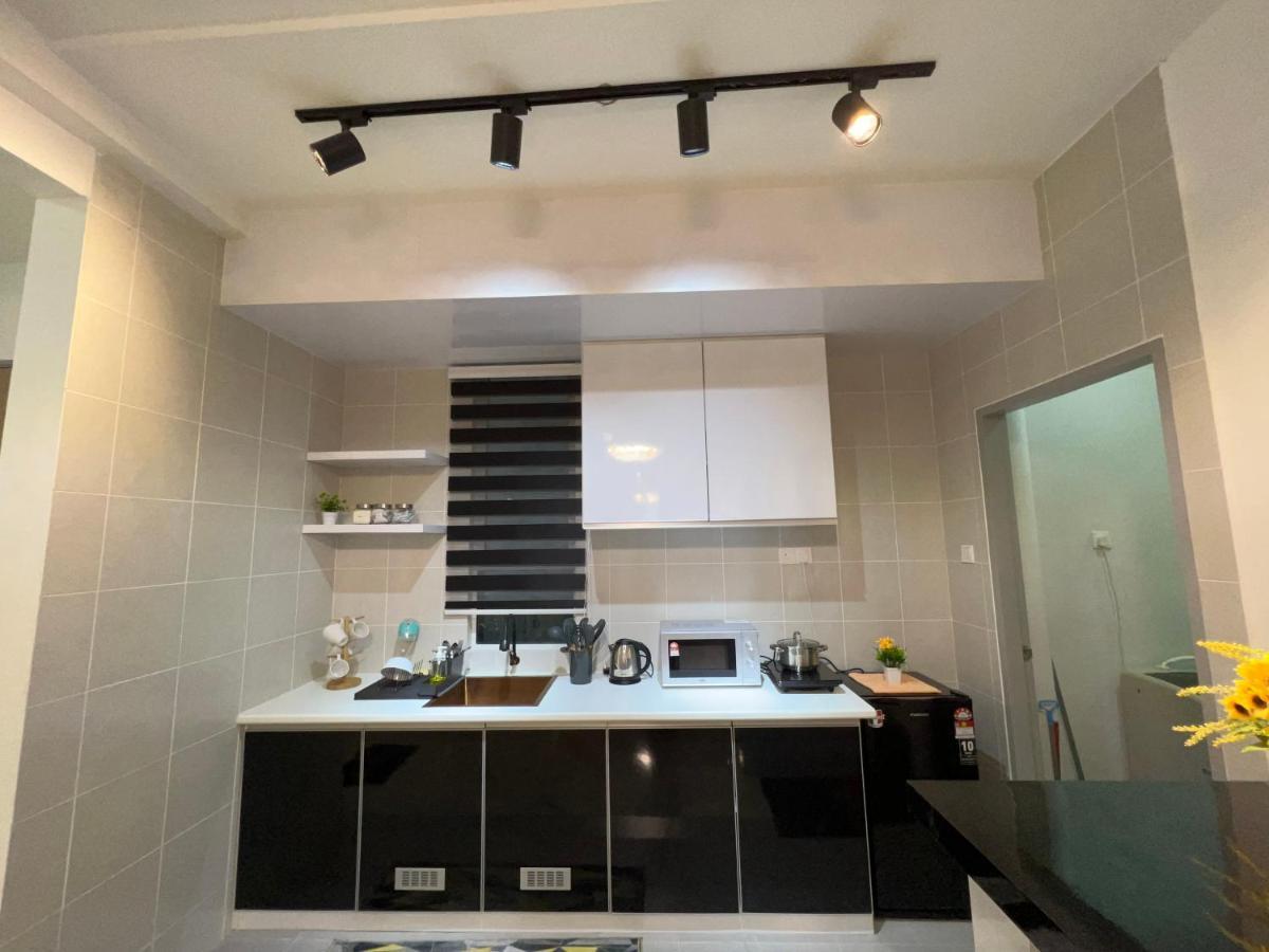 Kuala Terengganu Sea View KTCVU Homestay with POOL Bagian luar foto