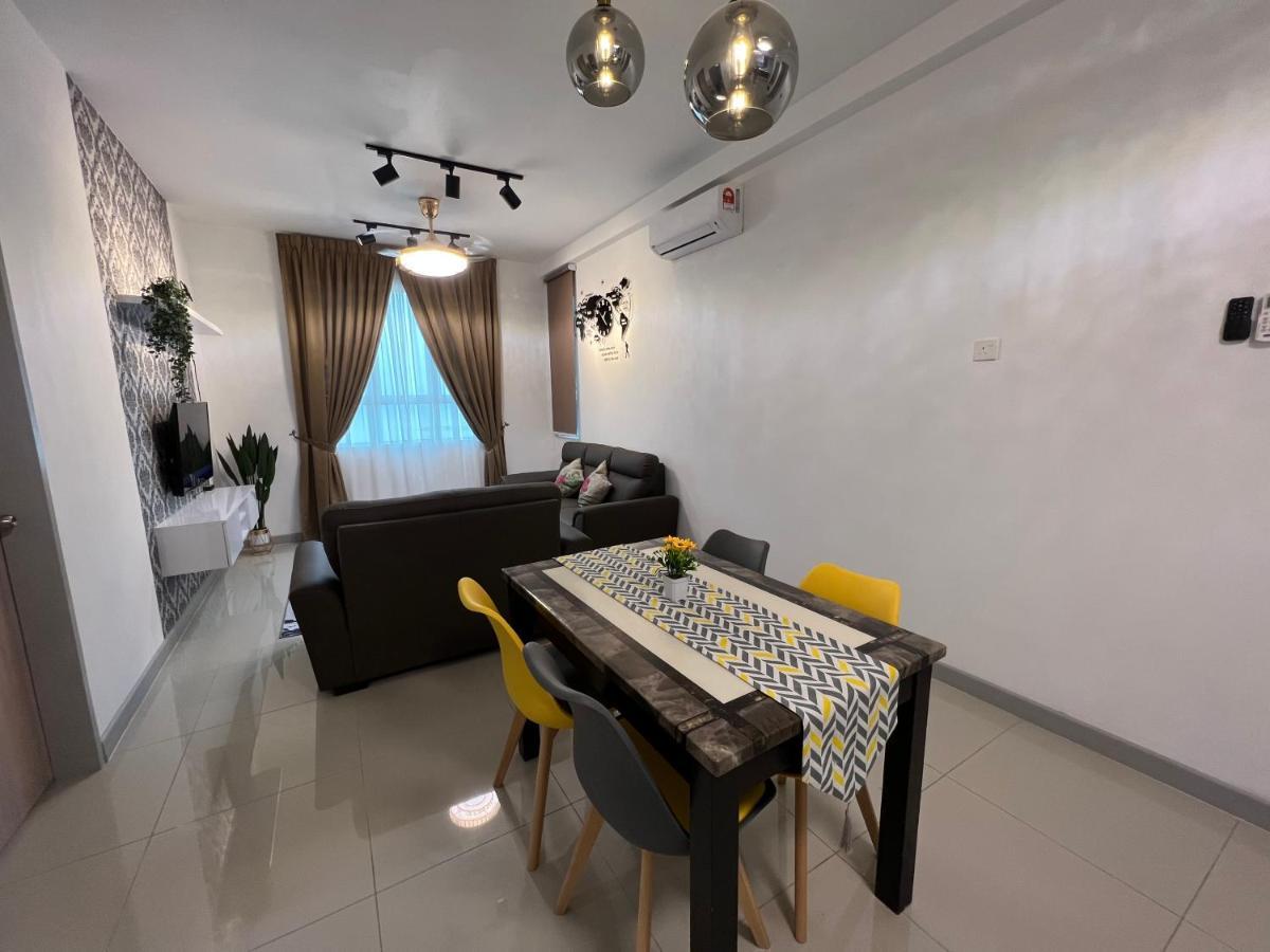 Kuala Terengganu Sea View KTCVU Homestay with POOL Bagian luar foto
